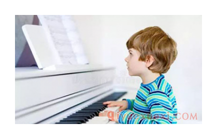 家长辅导孩子练钢琴的方法