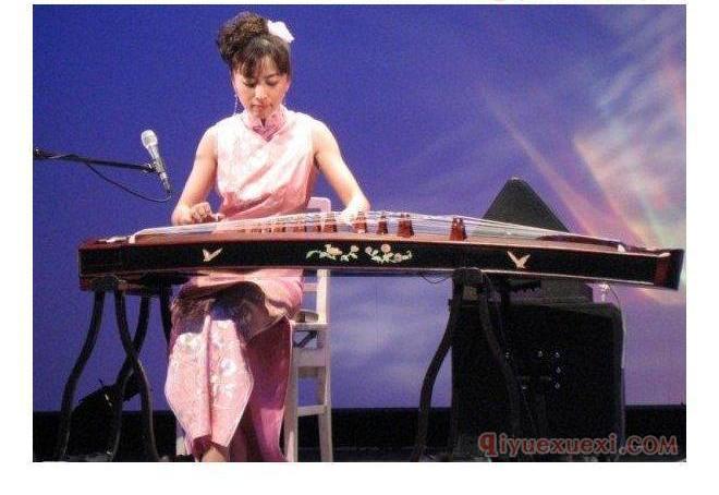 古筝演奏家[伍芳]简介