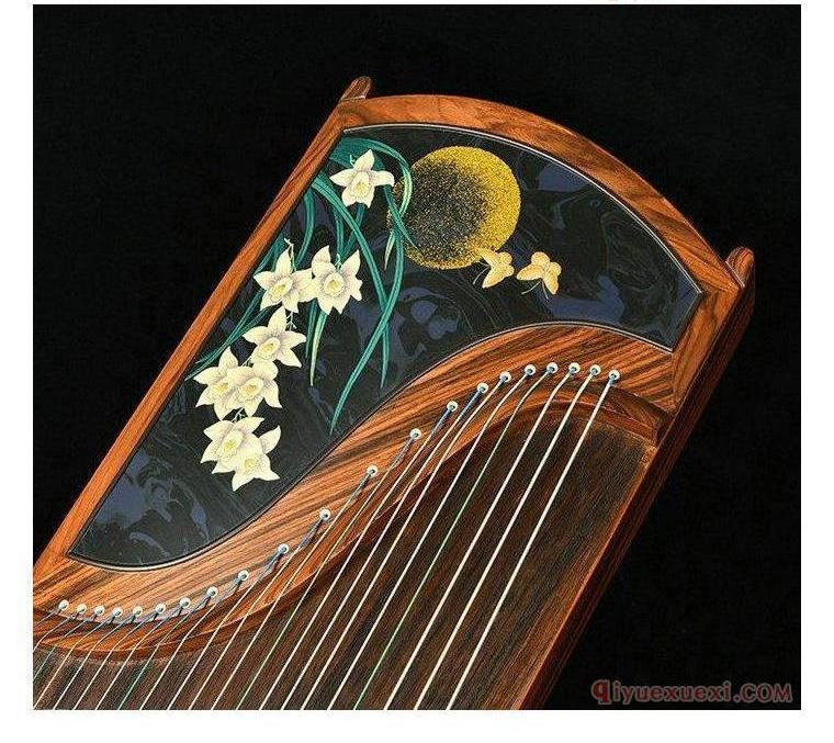 古筝按滑音按断弦的原因