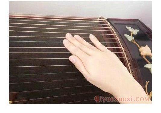 古筝揉弦