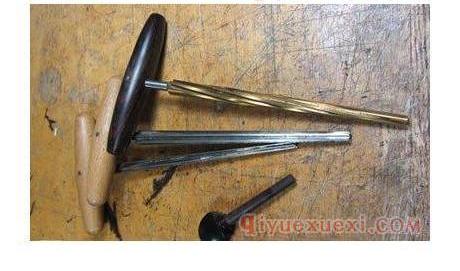 小提琴弦轴孔