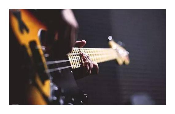 弹吉他防止左手劳损技巧