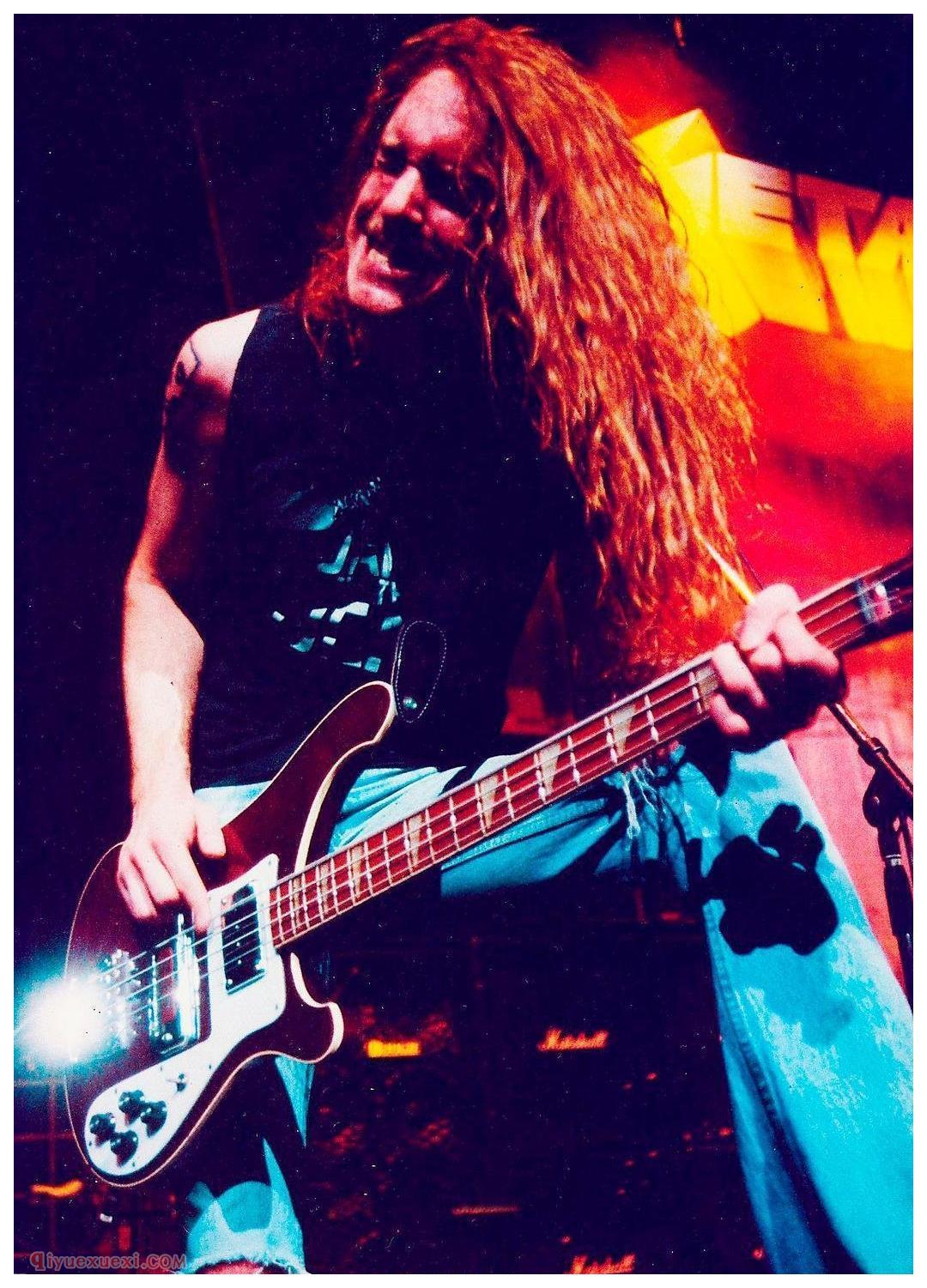 美国贝斯手《克里夫·李·布尔顿/Cliff Lee Burton》个人简介