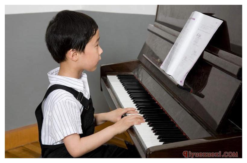 孩子学钢琴时，家长的作用？